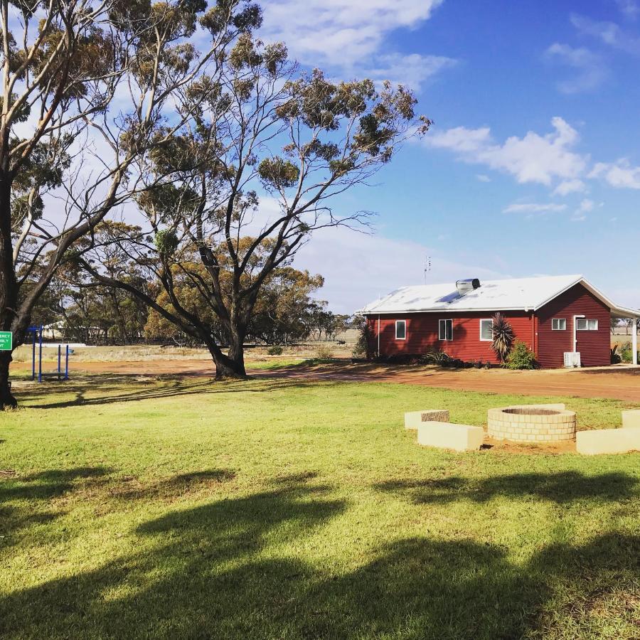 Mary'S Farm Cottages Kukerin エクステリア 写真